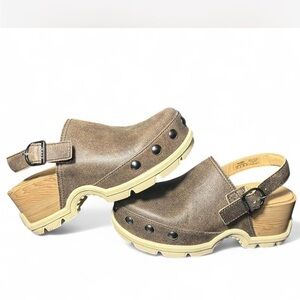 Sorel Brown Leather Slingback Clogs with Stud Accents